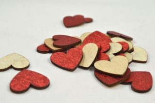 Srdce přírodní červené 4cm - metalické